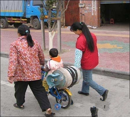 搞笑图片：超载要从娃娃抓起！.jpg