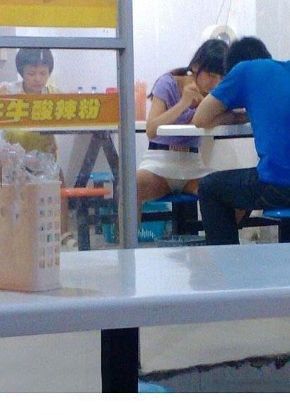亮点图：女汉子最好还是别穿短群，真心不符合你那与生俱来的气质.jpg