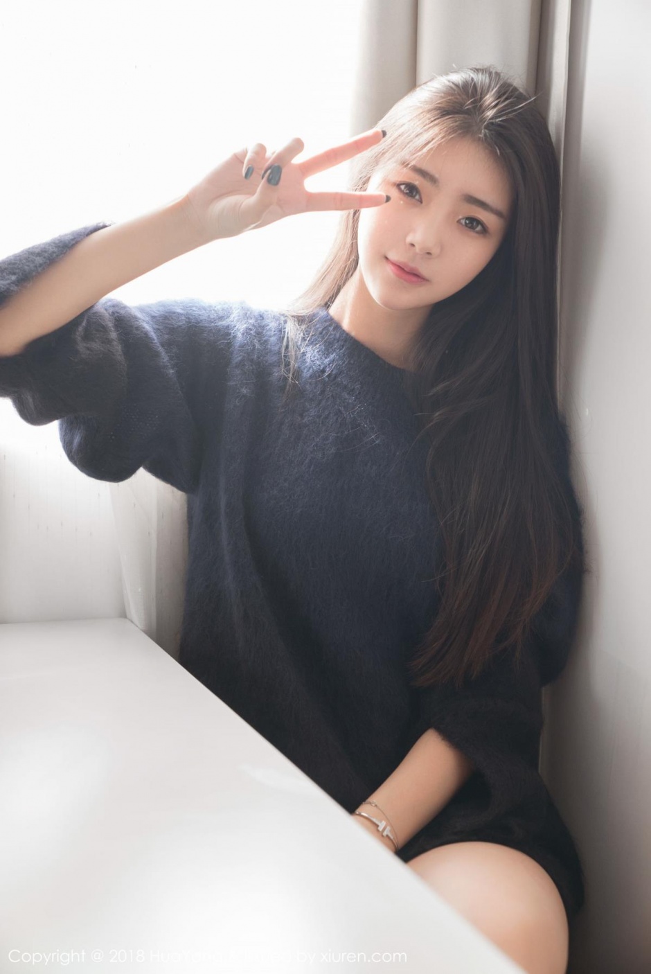 网红瓜子脸美女可乐Vicky诱人私房照