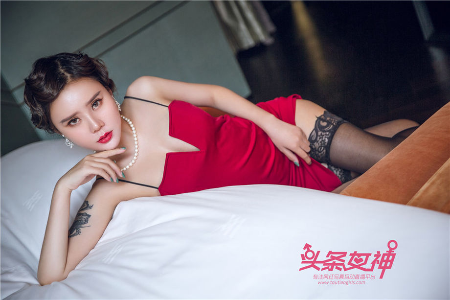头条女神 性感旗袍美女爱丽莎诱人黑丝美臀诱惑写真图片