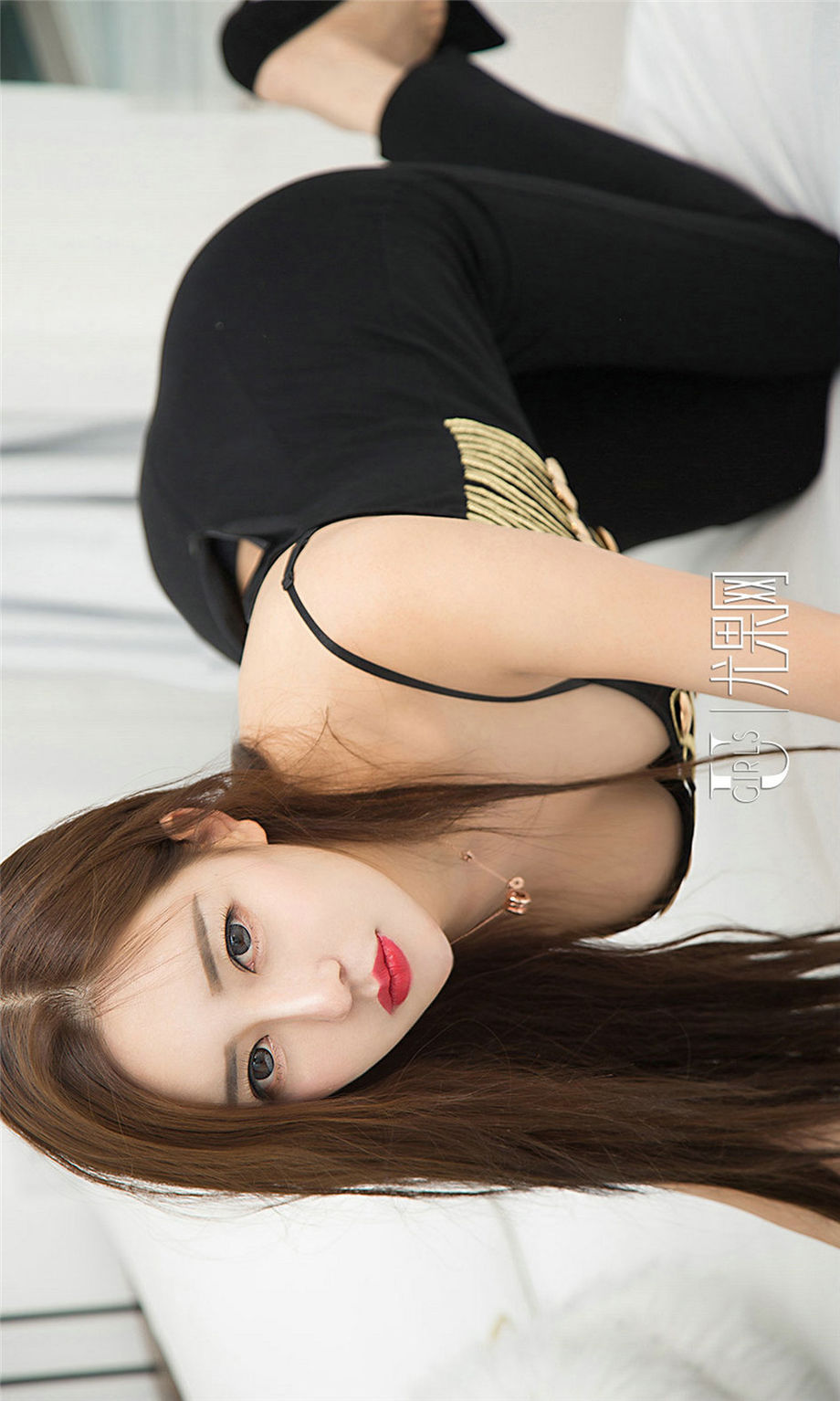 ugirls尤果网 高颜值嫩模美女吴美溪情趣内衣人体艺术写真
