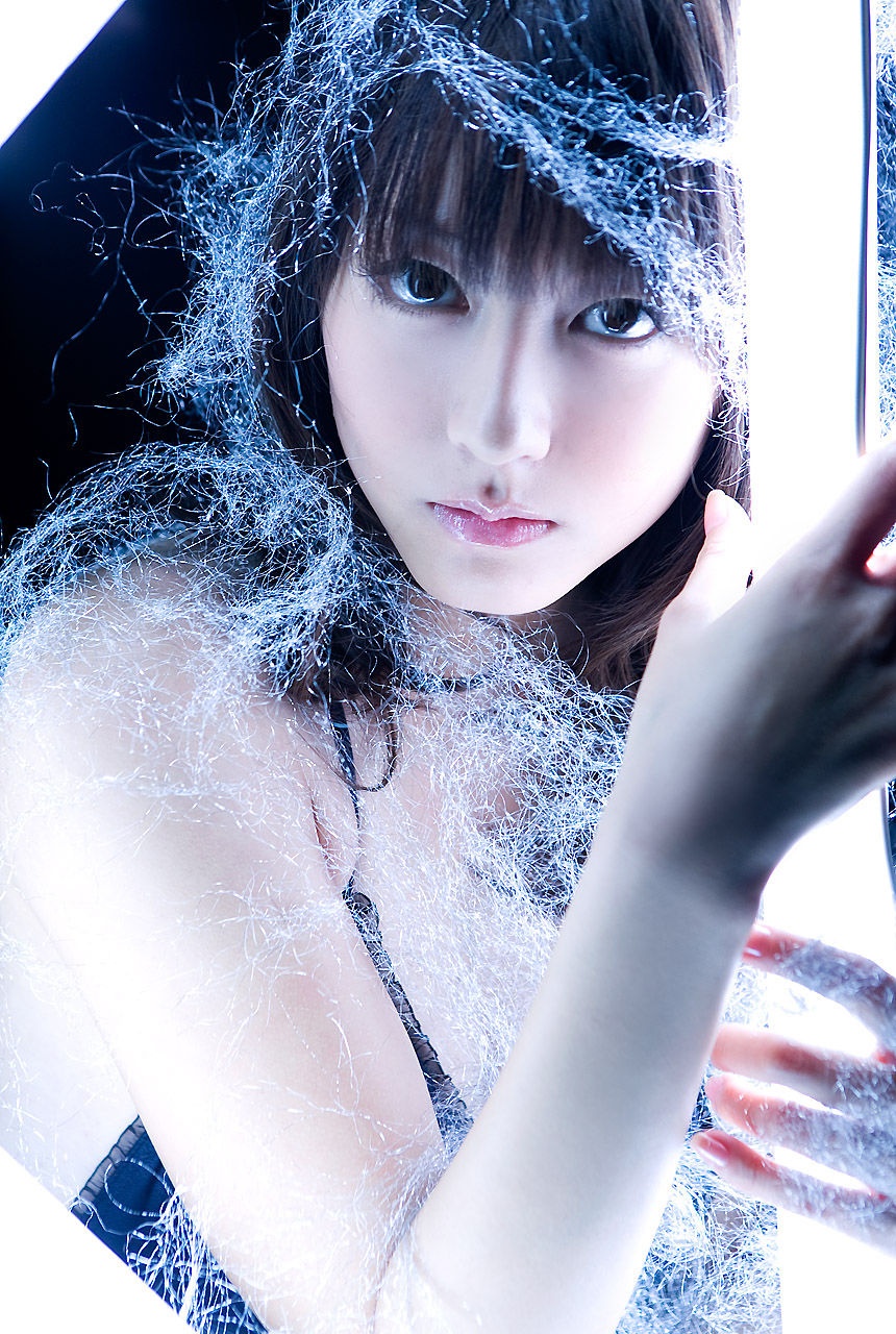 靓丽动人杉本有美性感诱人艺术照