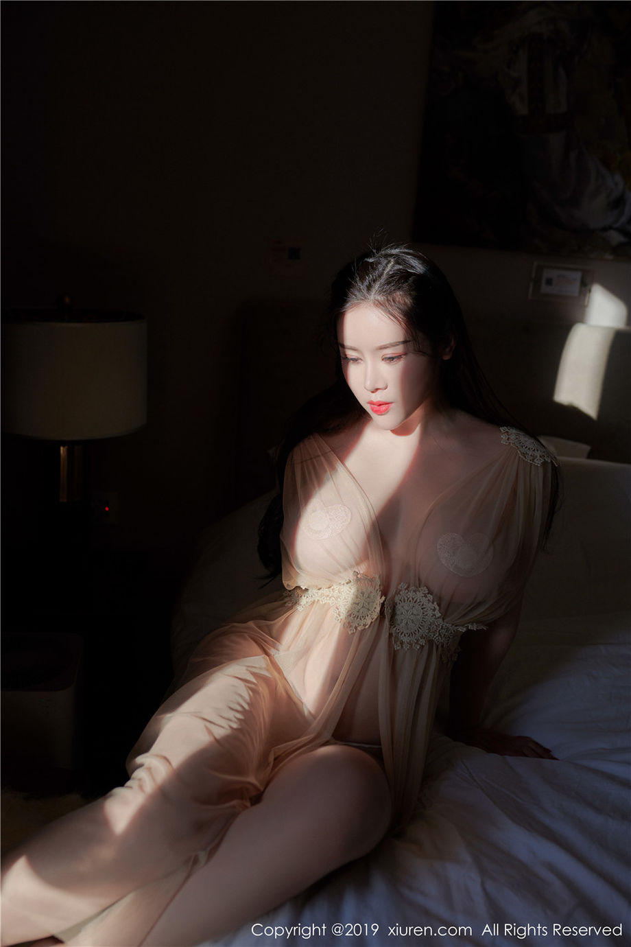 秀人网 巨乳透视装美女戴渃欣性感丁字裤人体摄影勾引写真图片