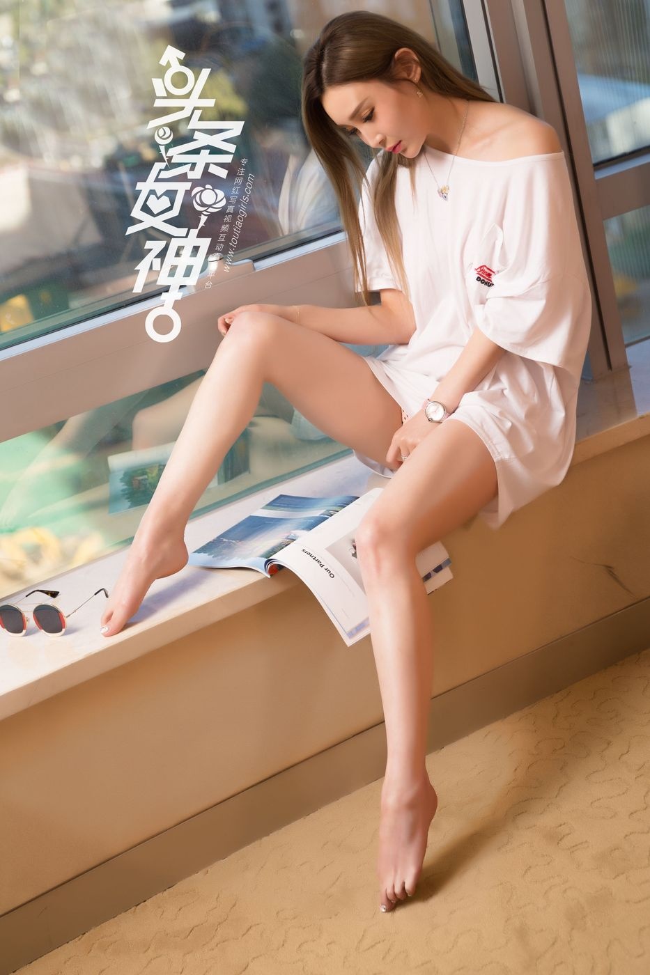 风骚欲女申美嫣性感滑嫩玉腿让人心动不已