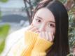 白皙肌肤大美女惊艳双眸户外清纯写真图片