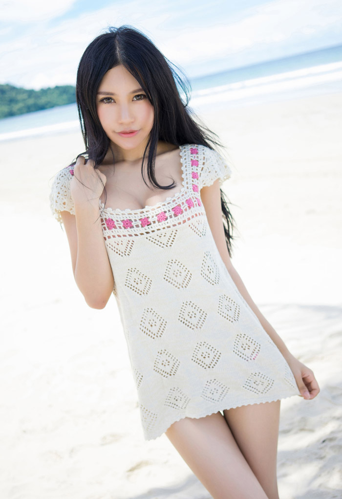 沙滩美女比基尼