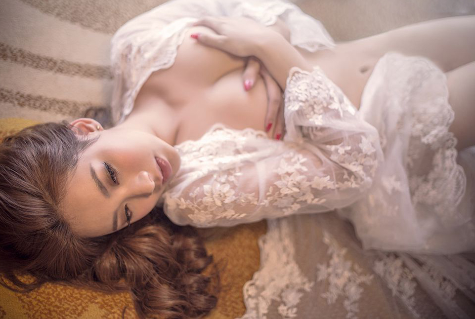 蕾丝内衣秀全透明图