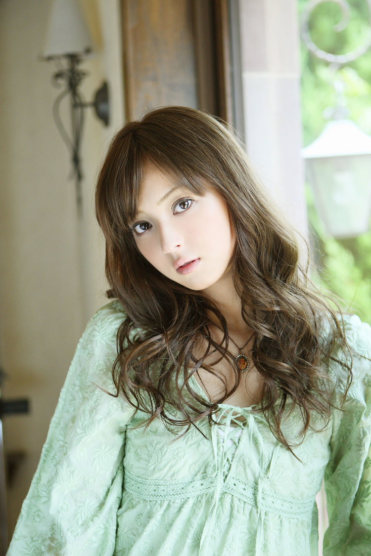 日本美女夜生活的图片集锦