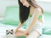 黑长直发美女性感内衣酥胸下衣失踪露诱人美腿撸猫图片